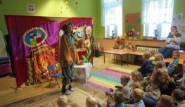 Teatrzyk pt. "Zaczarowany koszyczek" w naszym przedszkolu…